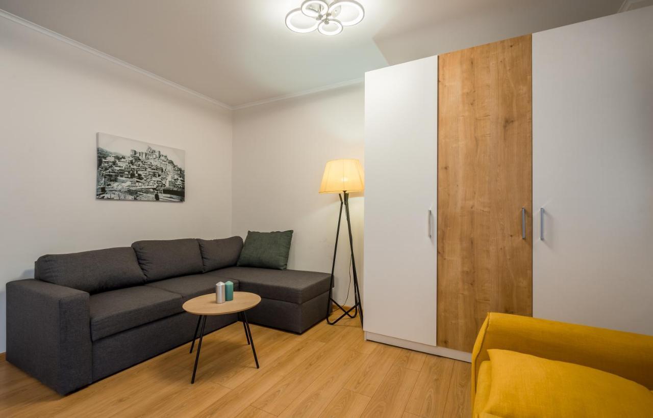 2-room Nft Vista 17- Near Lift